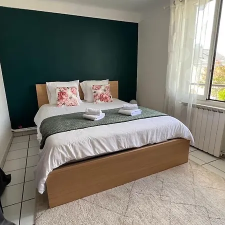 Maison Chaleureuse, Orly, Paris * Ати-Мон